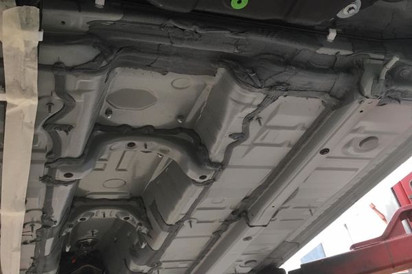 Ochrana dutin Toyota Yaris | Nástřik podvozku Brno - Kočer