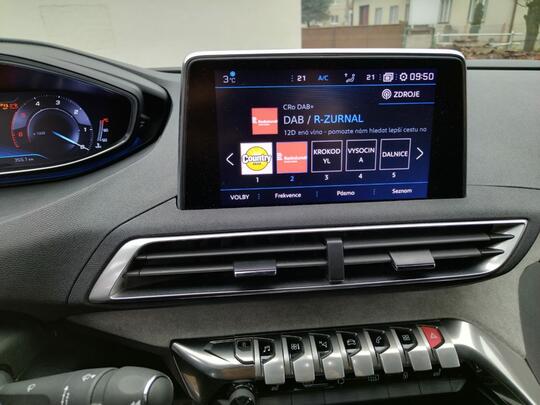 Instalace multimediálních systémů, navigací a LCD monitorů do auta